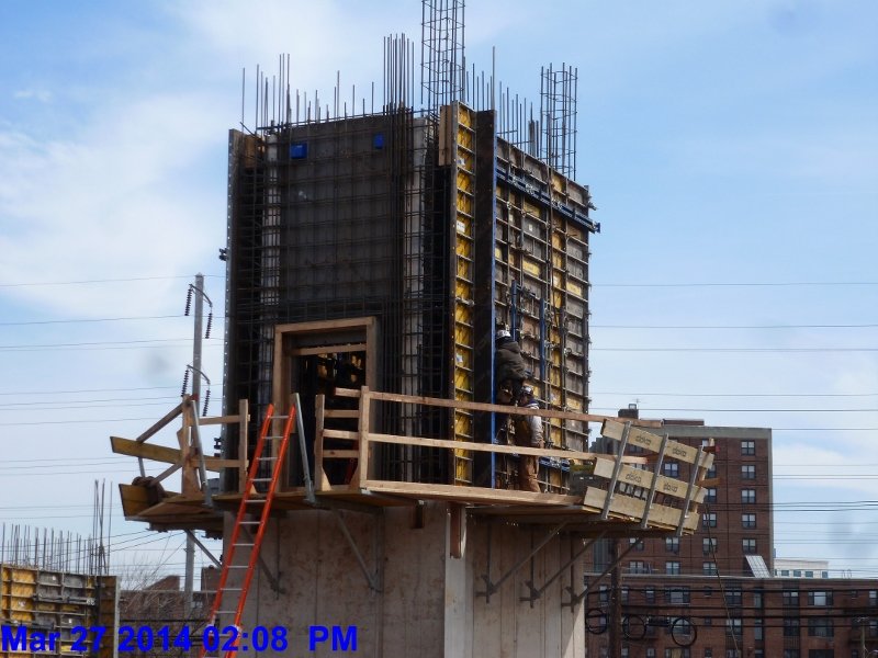 Setting up the Shear Wall panels at Elev. 5-6 2nd floot Facing South-East (800x600)